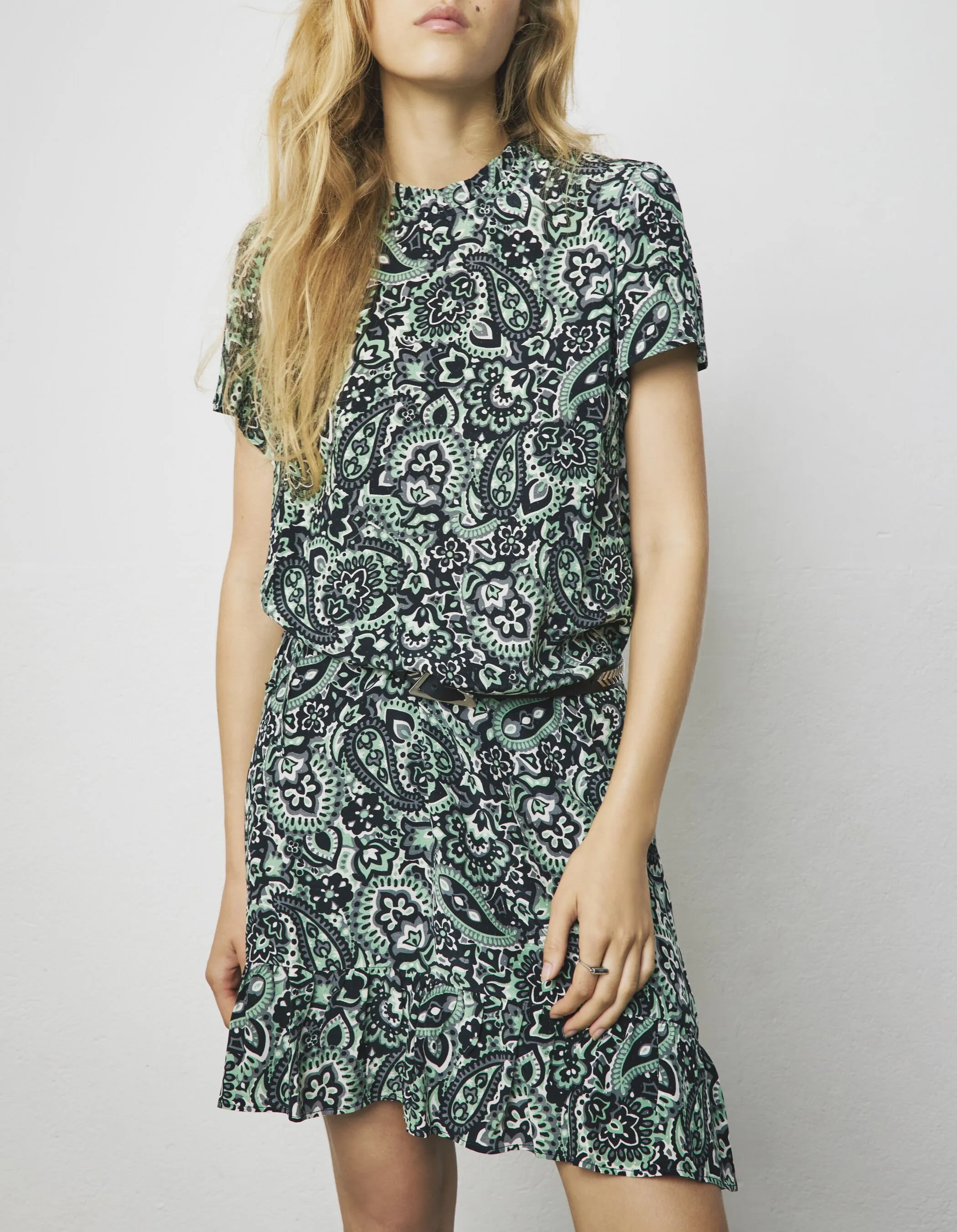 Robe courte en viscose imprimé cachemire vert femme